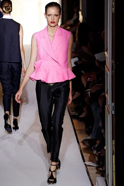 Look 28